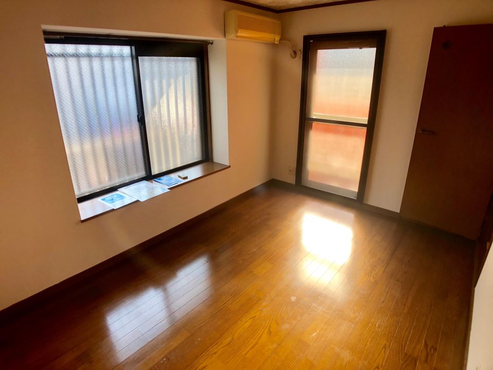 居室・リビング　６畳の洋室です