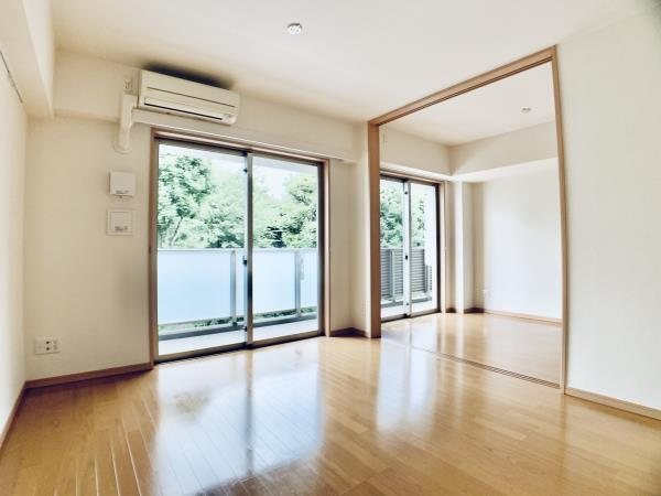 居室・リビング　別号室の参考写真となります