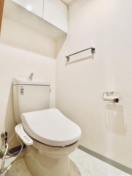 トイレ　別号室の参考写真となります