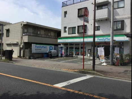 コンビニ　ファミリーマート 吉祥寺八幡通り店（コンビニ）まで18m