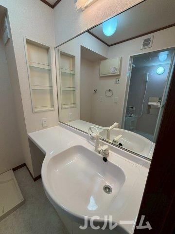 洗面設備　※別のお部屋の参考写真です