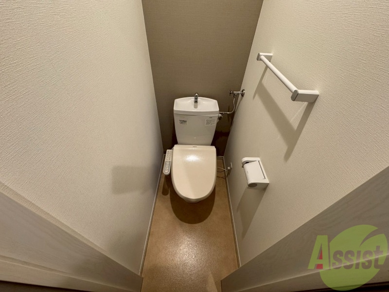 トイレ　こちらはトイレです。清潔感があり、安心して使用できます。