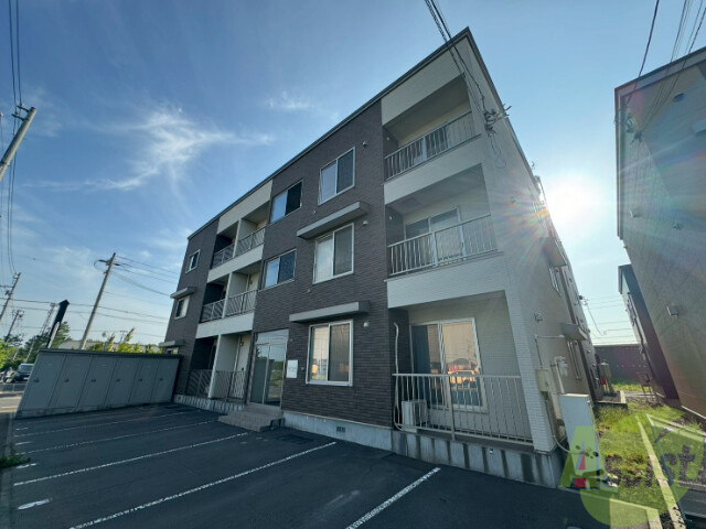 建物外観　札幌市北区南あいの里「ベルナティオ南あいの里」