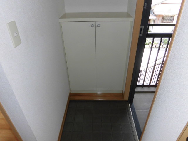 玄関　シューズボックス完備