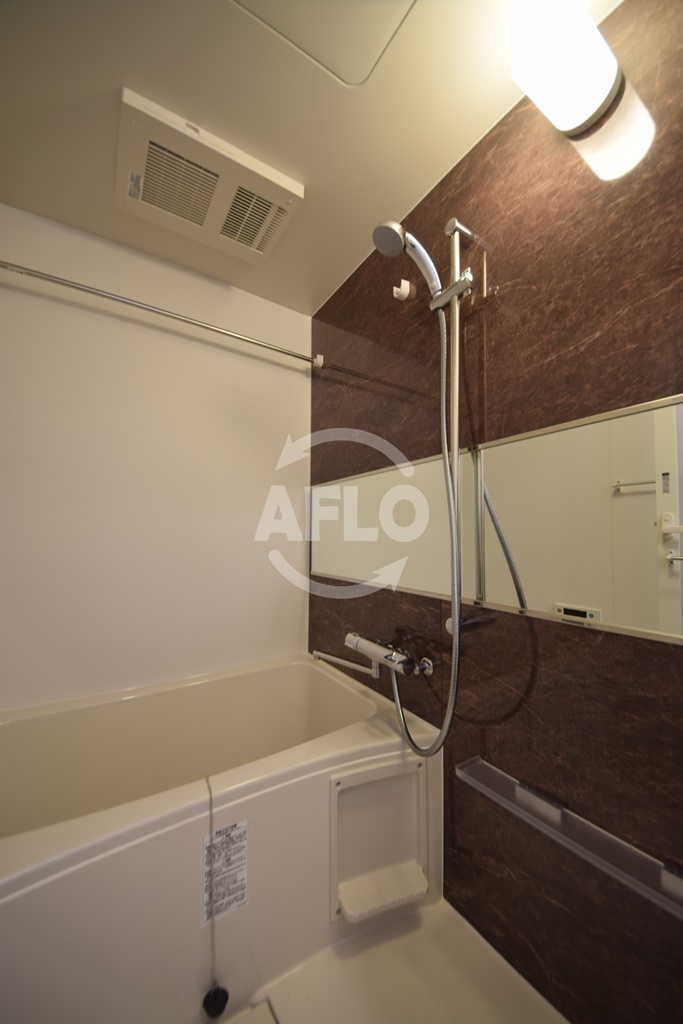 バス・シャワールーム　シャローズワン立売堀　浴室換気乾燥暖房機付バスルーム