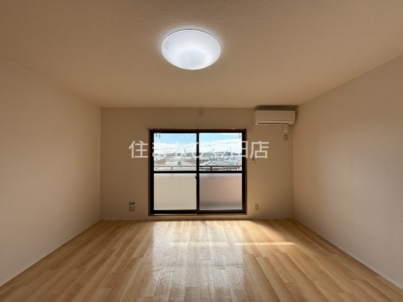 居室・リビング　同型別部屋写真