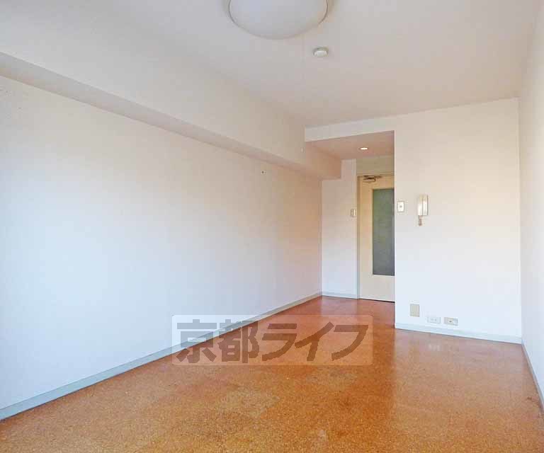 居室・リビング　広々とした室内です。