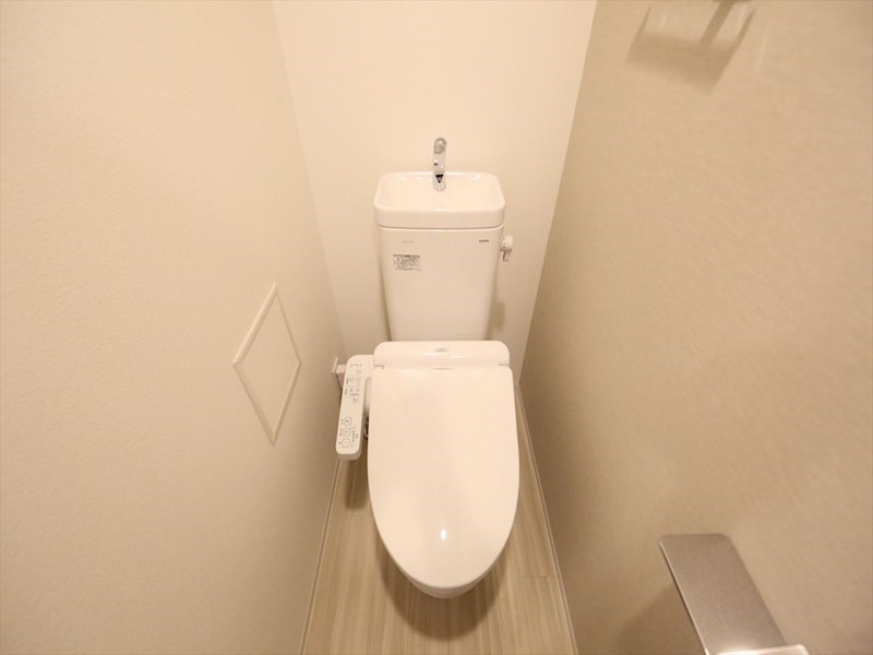 トイレ　温水洗浄暖房便座付トイレ