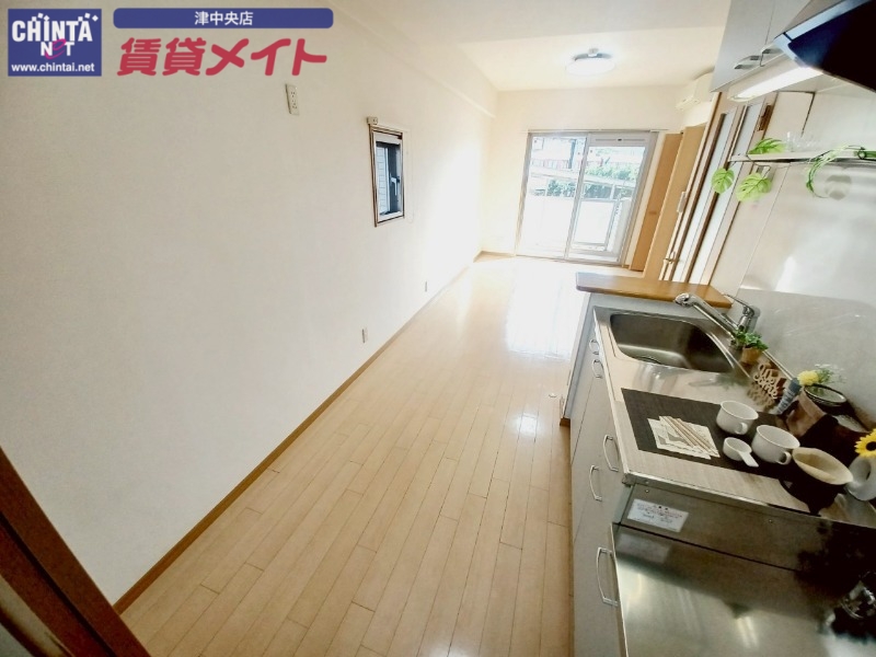 居室・リビング　反転タイプ参考写真