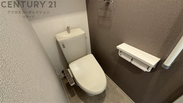トイレ　温水洗浄便座機能付きのトイレです♪