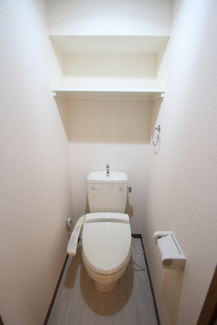 トイレ　ウォシュレット付きです