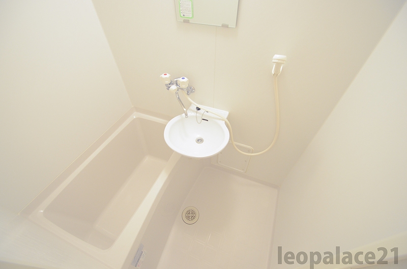 バス・シャワールーム　設備・仕様は号室により異なる為、現況を優先致します。