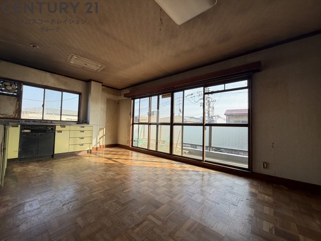 居室・リビング　２面採光の明るいお部屋です。