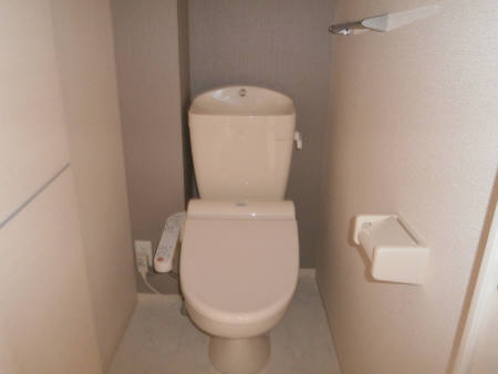 トイレ　温水洗浄暖房便座