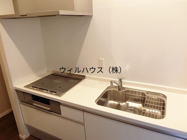 キッチン　３口ＩＨコンロ付きシステムキッチン！