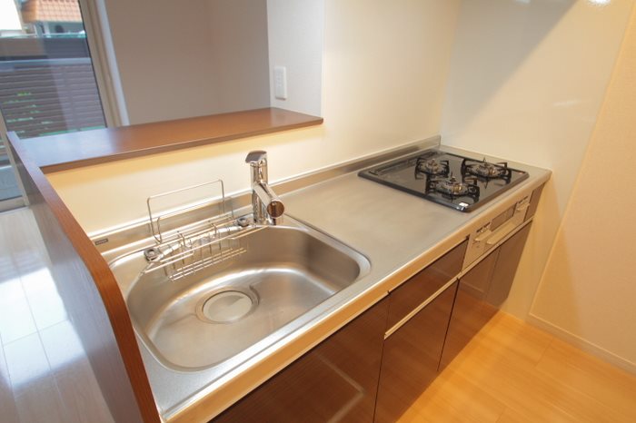 キッチン　３口コンロ・グリル付きです☆