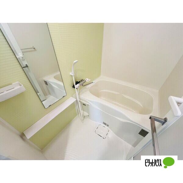 バス・シャワールーム　他号室の写真です。