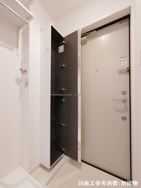 玄関　シューズボックス付きの玄関です♪