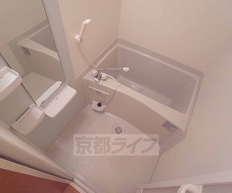 バス・シャワールーム　アクセントパネルがオシャレです。