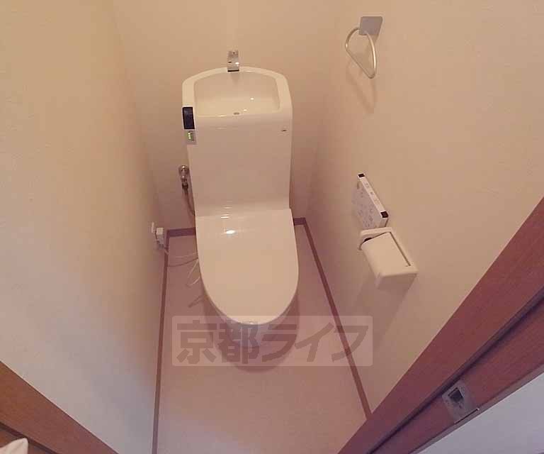 トイレ　ウォシュレット付きのトイレです。