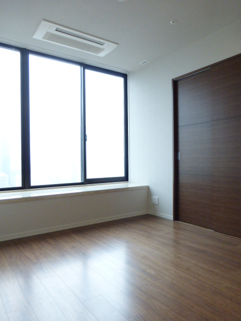 居室・リビング　内観1