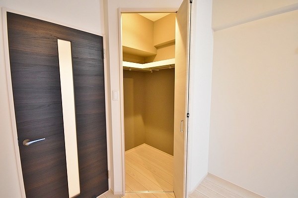 収納　★トールタイプシューズBOXなので棚を外せばブーツも置けます