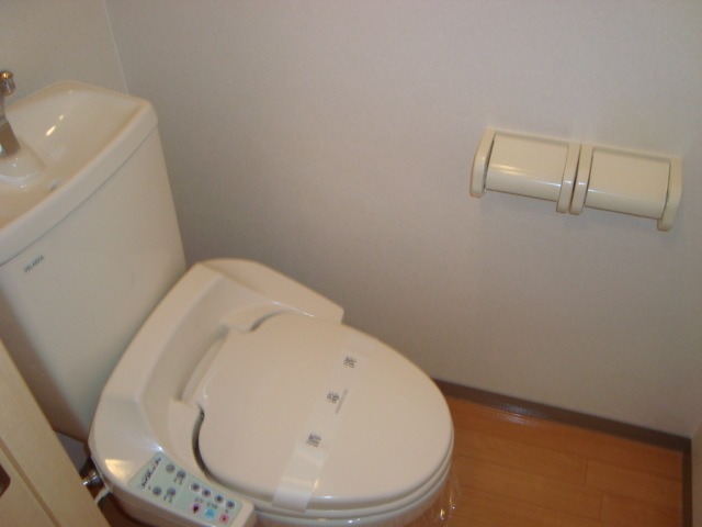 トイレ　図面と現状に相違がある場合には現状を優先