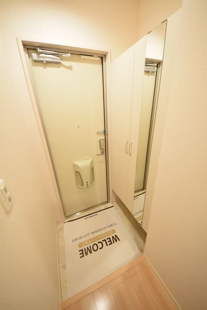 玄関　イメージ。１F写真です。お問合せはタウンハウジングまで！※…