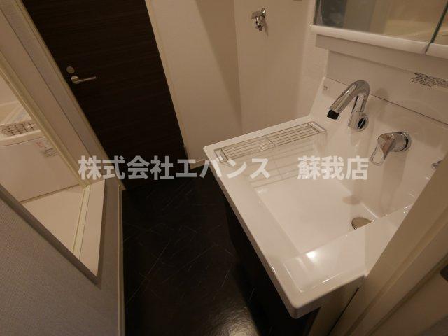 洗面設備　独立洗面台です