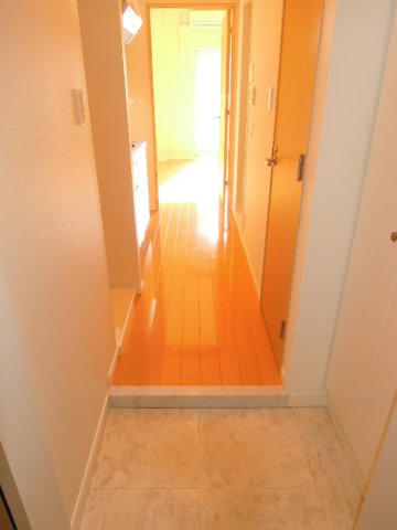 玄関　※参考写真