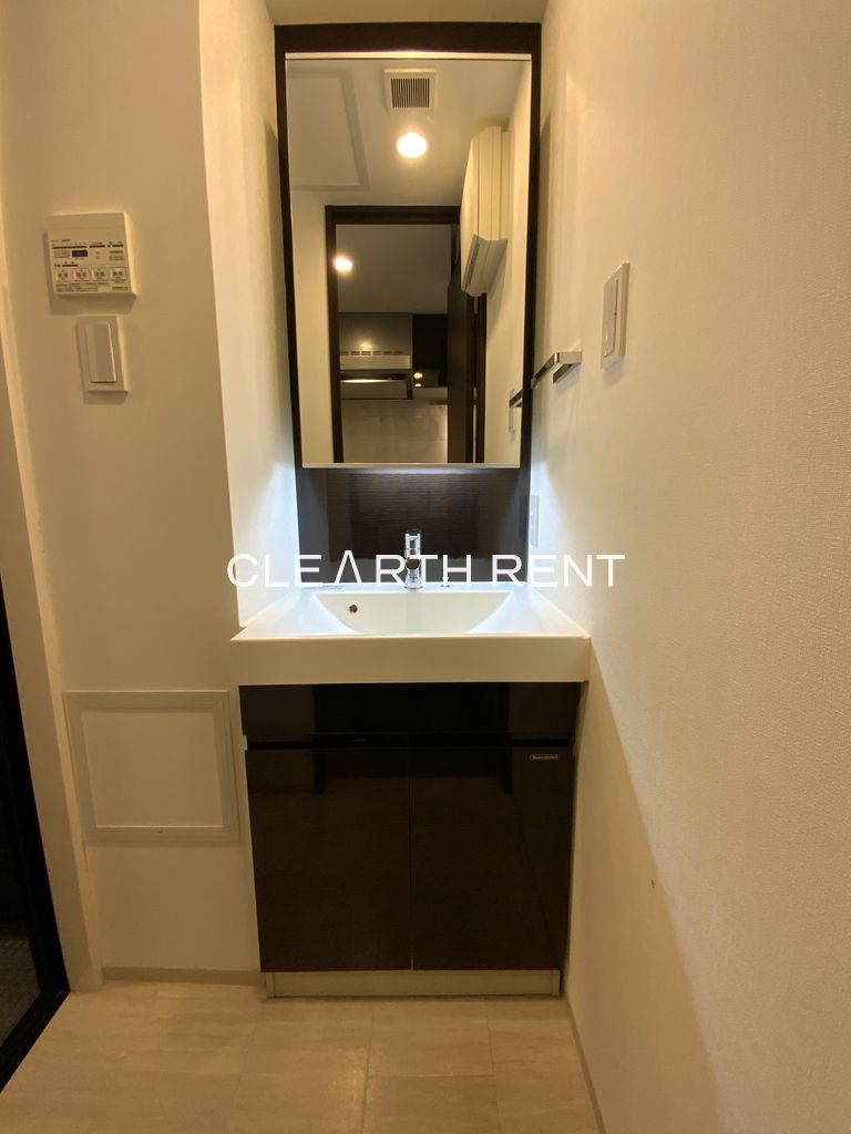 洗面設備　同タイプ別住戸写真となります。現況と異なる場合がございます