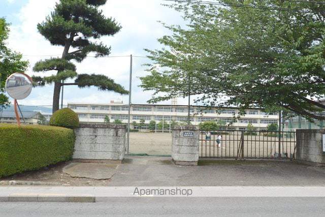 中学校　矢板市立矢板中学校（中学校）まで816m