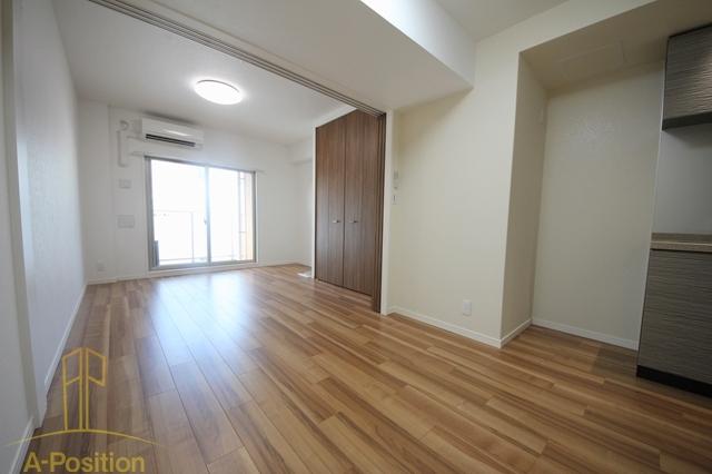 居室・リビング　エスライズ西本町II