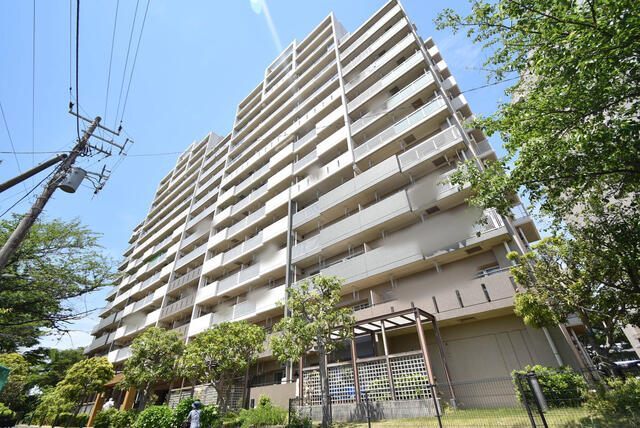 建物外観　外観タイル張りです