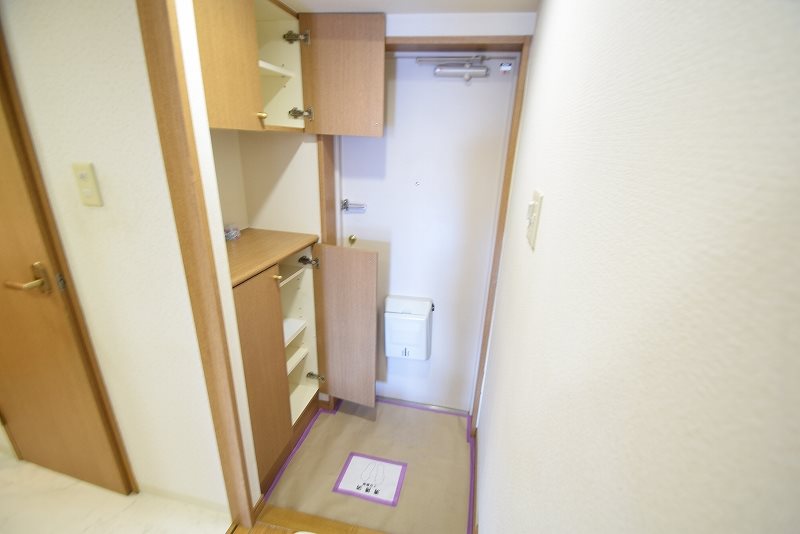 玄関　301号室参考