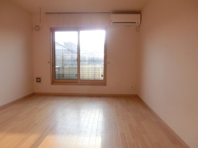 居室・リビング　明るいお部屋です