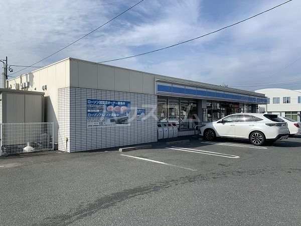 コンビニ　ローソン　豊川国府店（コンビニ）まで676m