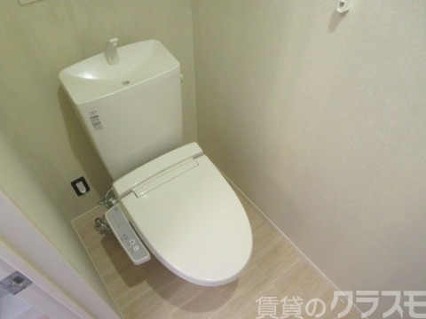 トイレ　冬場も安心の温水洗浄便座！