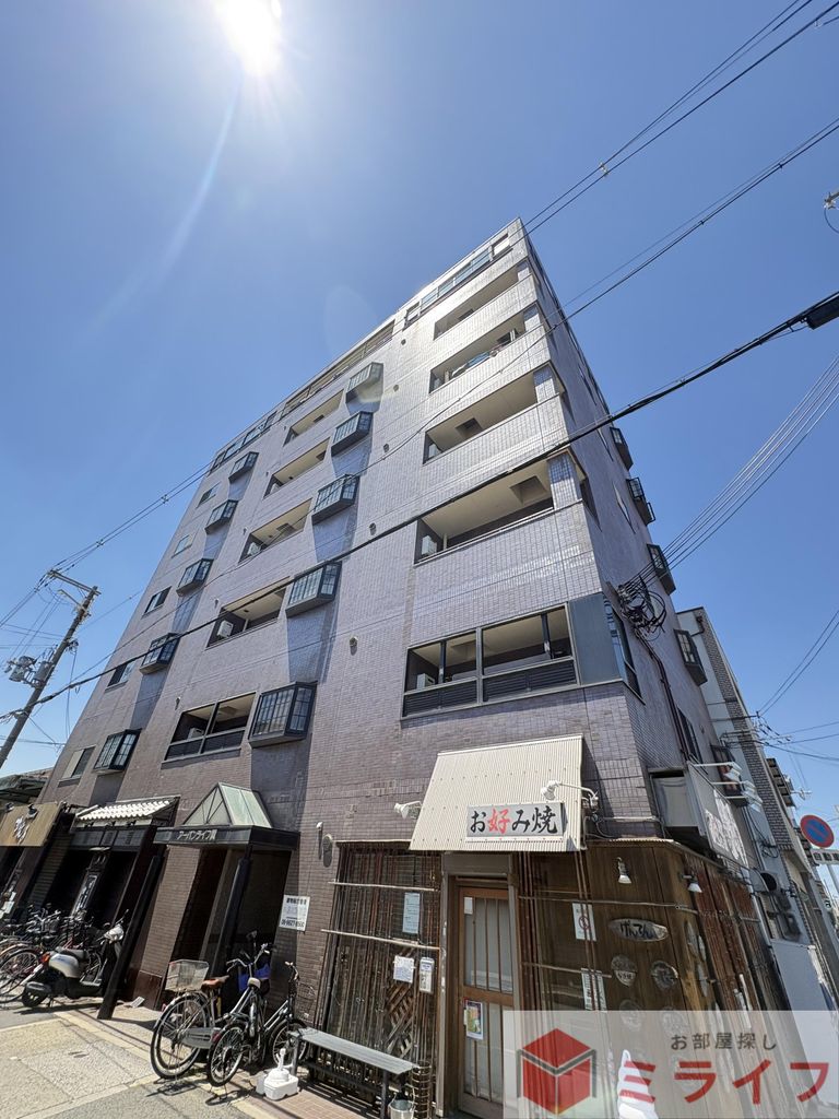 建物外観　生活便利な立地×安心設備の2DK物件