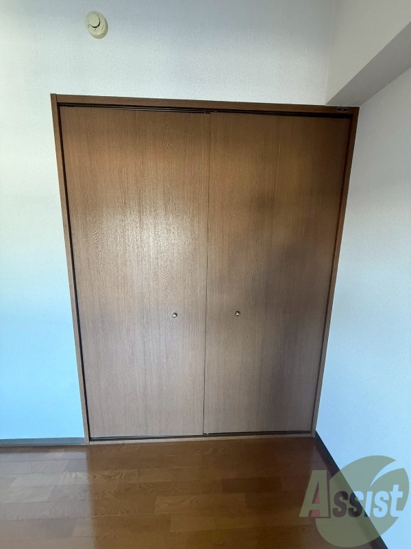 収納　収納箇所はクローゼットです。荷物はこちらにどうぞ。