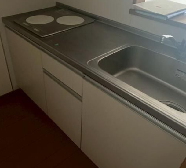 キッチン　別部屋の画像を使用しております。