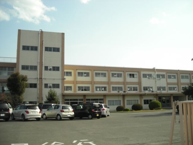 中学校　松阪市立嬉野中学校（中学校）まで2106m