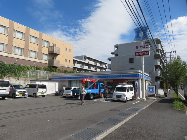 コンビニ　ローソン横浜美しが丘四丁目店（コンビニ）まで388m