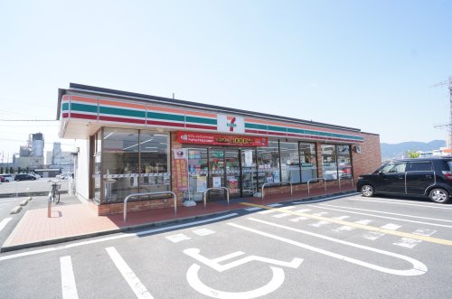 コンビニ　セブンイレブン 橿原忌部町店（コンビニ）まで804m