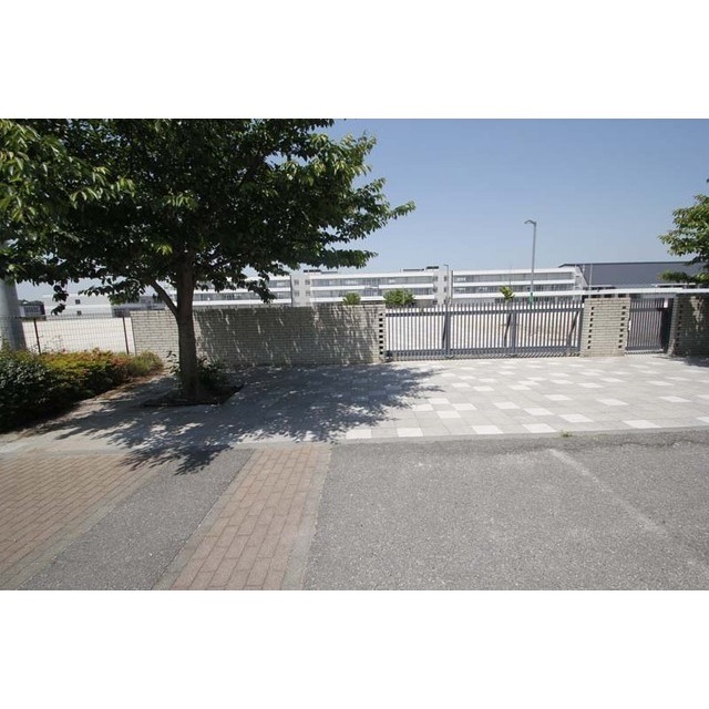 中学校　つくば市立学園の森義務教育学校（中学校）まで802m
