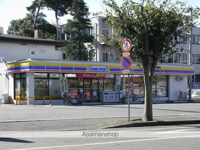 コンビニ　ミニストップ（コンビニ）まで743m