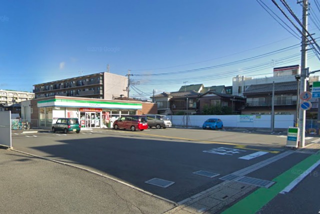 コンビニ　ファミリーマート新座東北一丁目店（コンビニ）まで708m