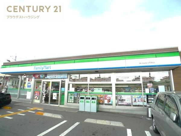 コンビニ　ファミリーマート東大阪森河内東店（コンビニ）まで551m