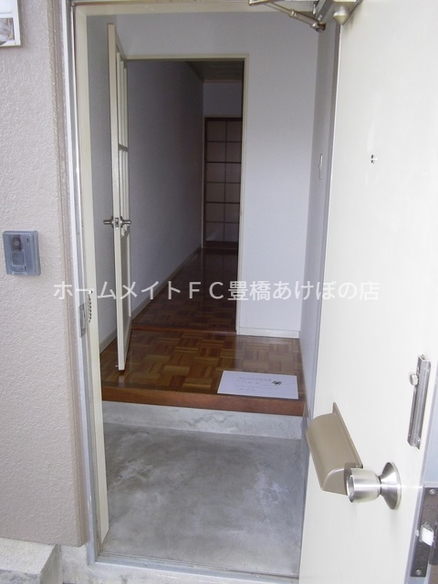 玄関　同型別部屋写真