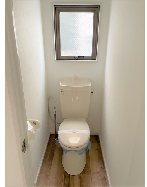 トイレ　落ち着いた色調のトイレです♪